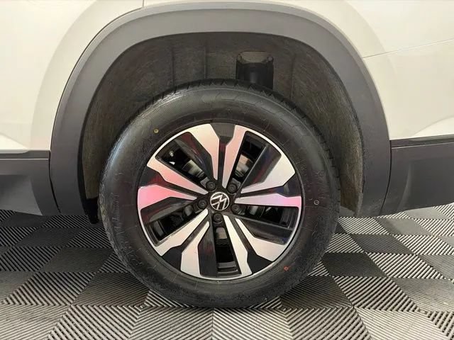 Used 2024 Volkswagen Atlas SE AWD/4WD image 26