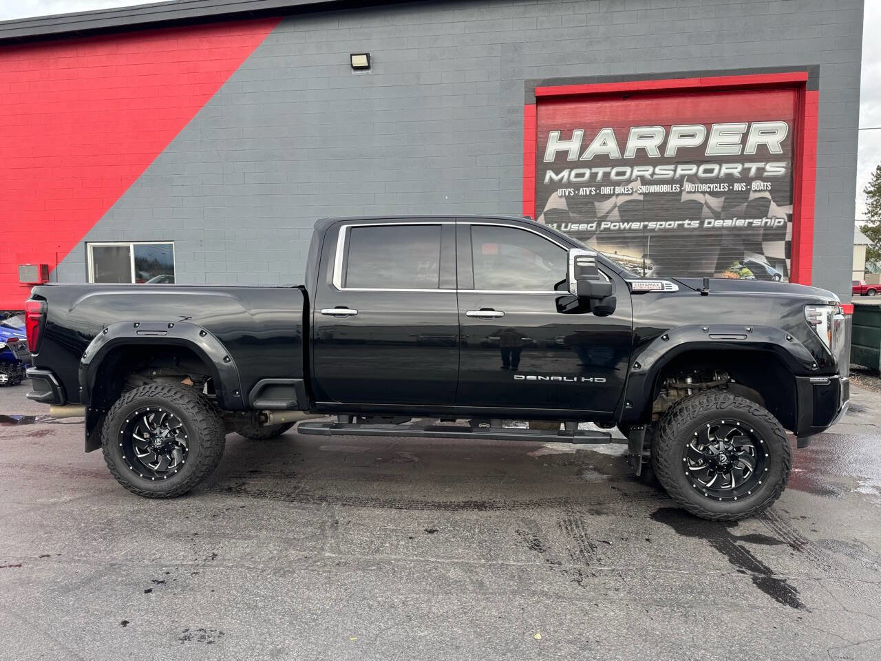 Used 2024 GMC Sierra 3500 Denali w/ Technology Package image 6