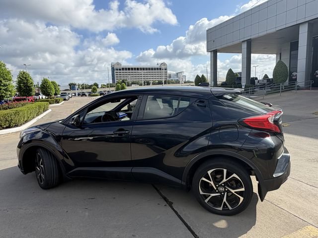 Used 2021 Toyota C-HR XLE FWD image 8