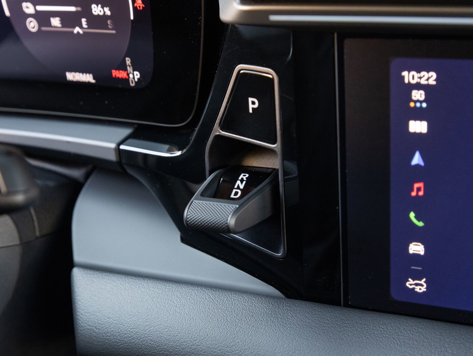 Certified 2026 Porsche Macan 4 Electric AWD/4WD image 18