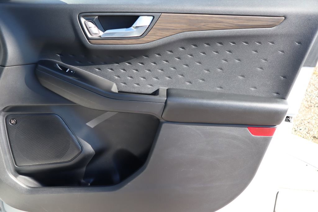 Used 2020 Ford Escape Titanium image 24