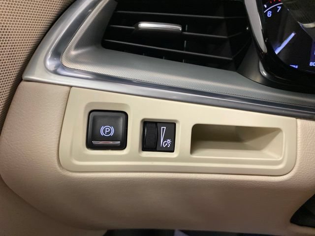 Used 2017 Cadillac XT5 Luxury w/ Driver Awareness Package AWD/4WD image 17