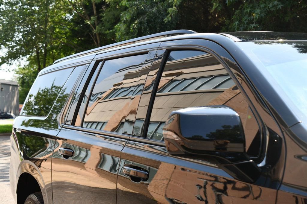 Used 2022 Chevrolet Suburban RST w/ Sport Performance Package image 17