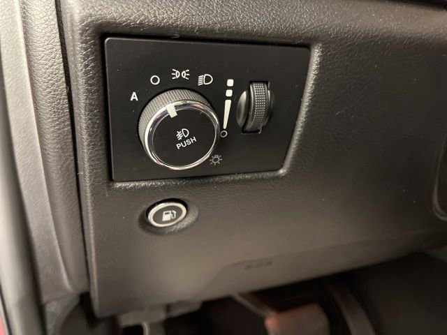 Used 2020 Jeep Grand Cherokee Limited AWD/4WD image 32