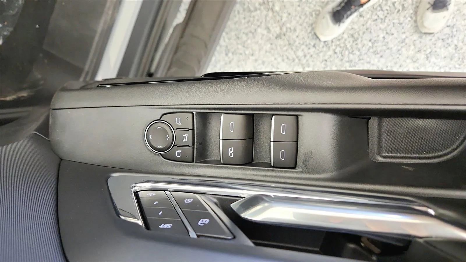 New 2026 Chevrolet Silverado EV LT w/ Plus Package image 27