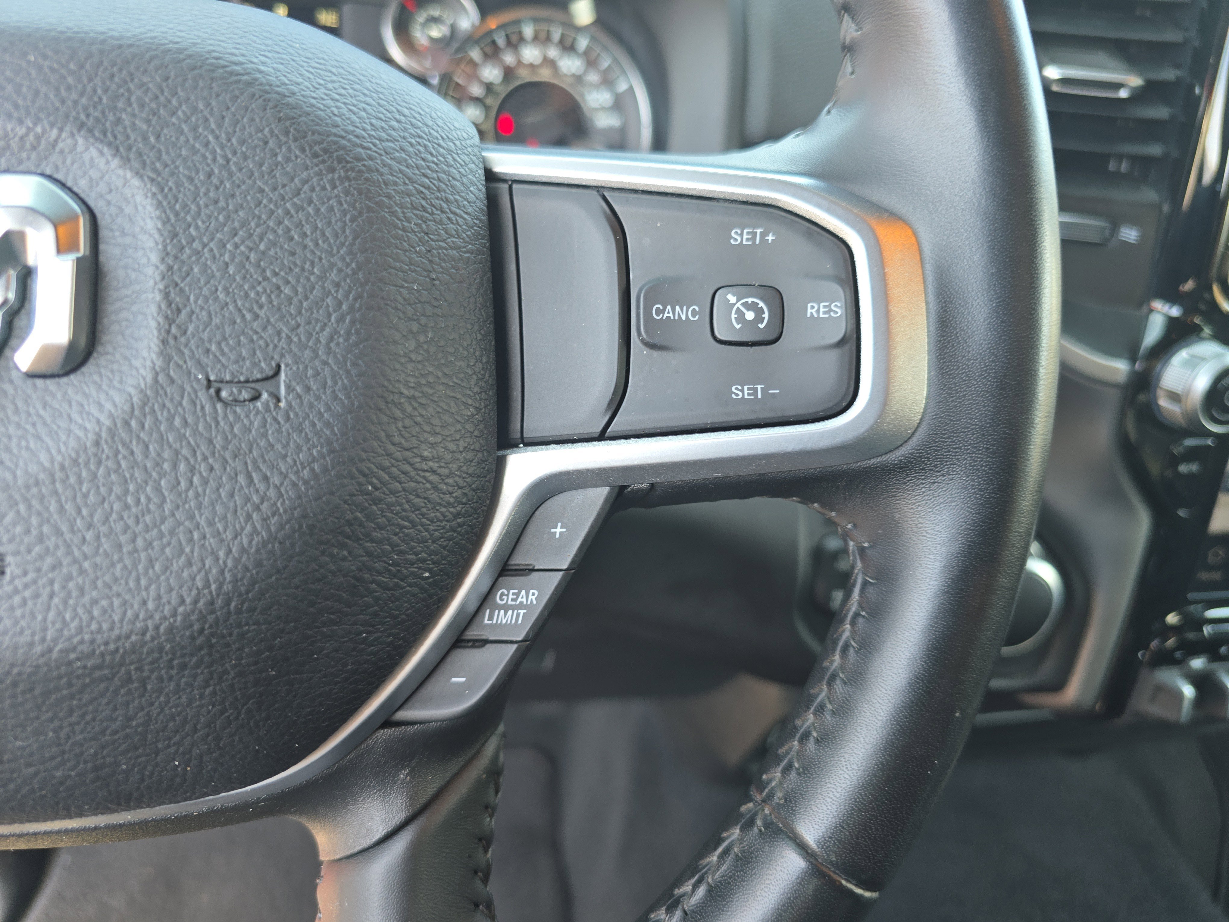 Used 2024 RAM 2500 Big Horn w/ Sport Appearance Package image 32