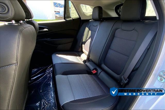 New 2025 Chevrolet Trax LT w/ Driver Confidence Package FWD image 11