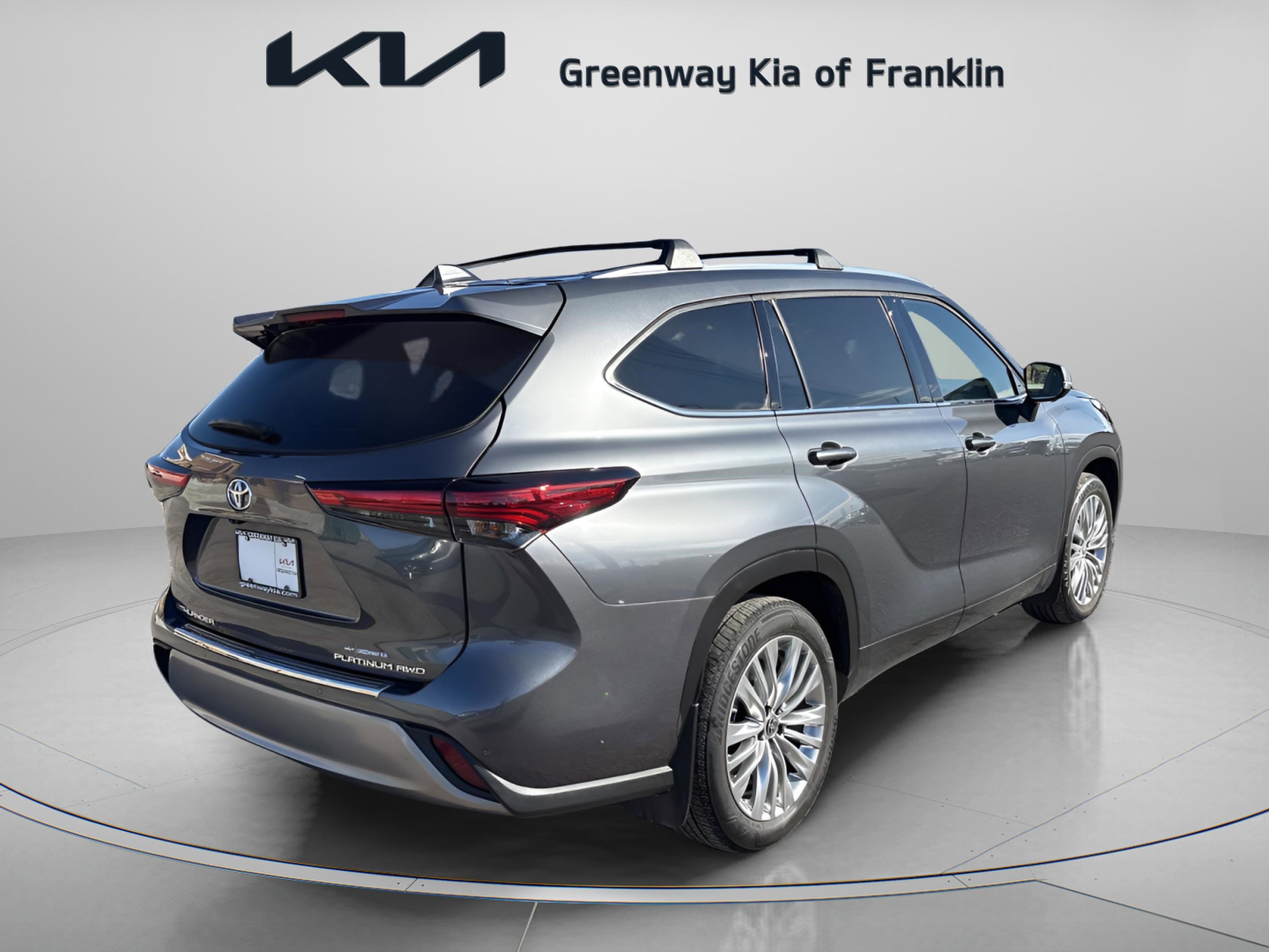 Used 2023 Toyota Highlander Platinum image 7