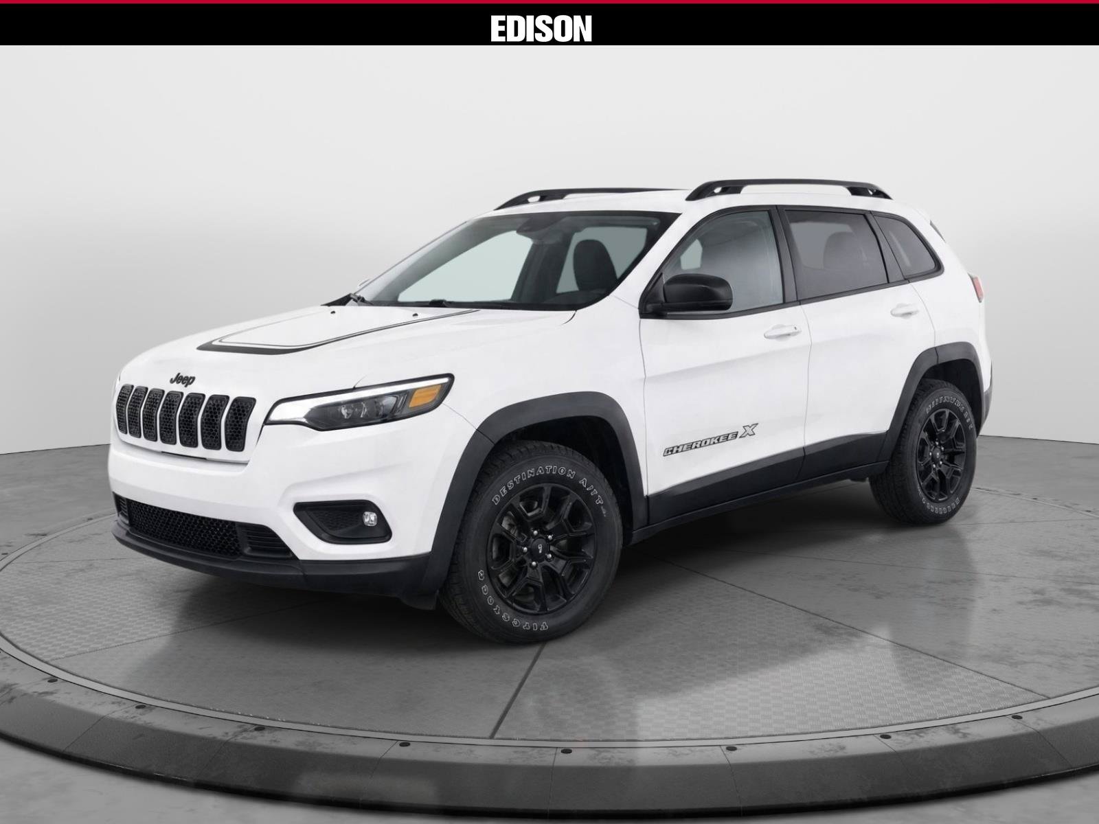 Used 2022 Jeep Cherokee Latitude AWD/4WD image 2