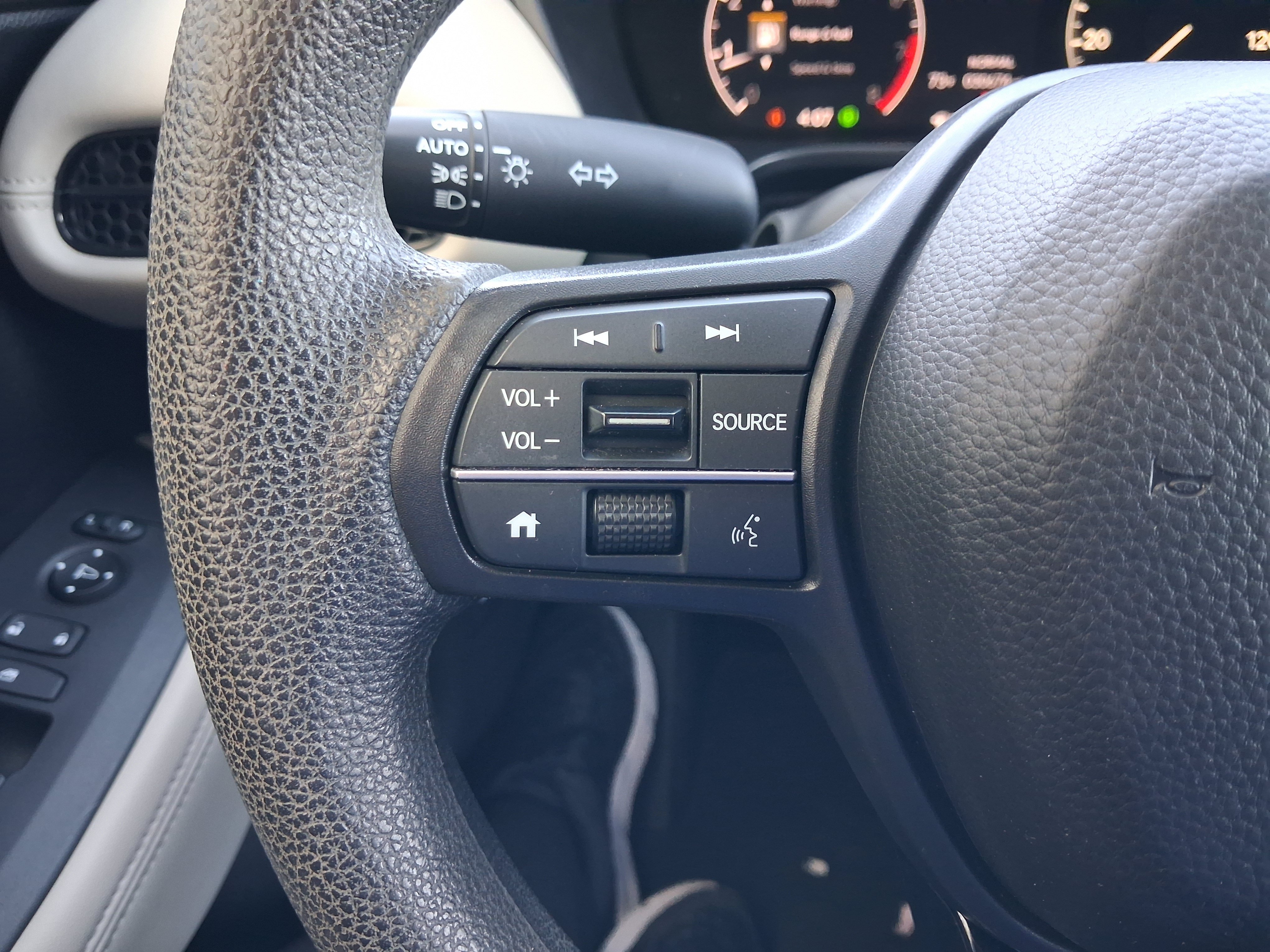 Used 2023 Honda HR-V LX image 11