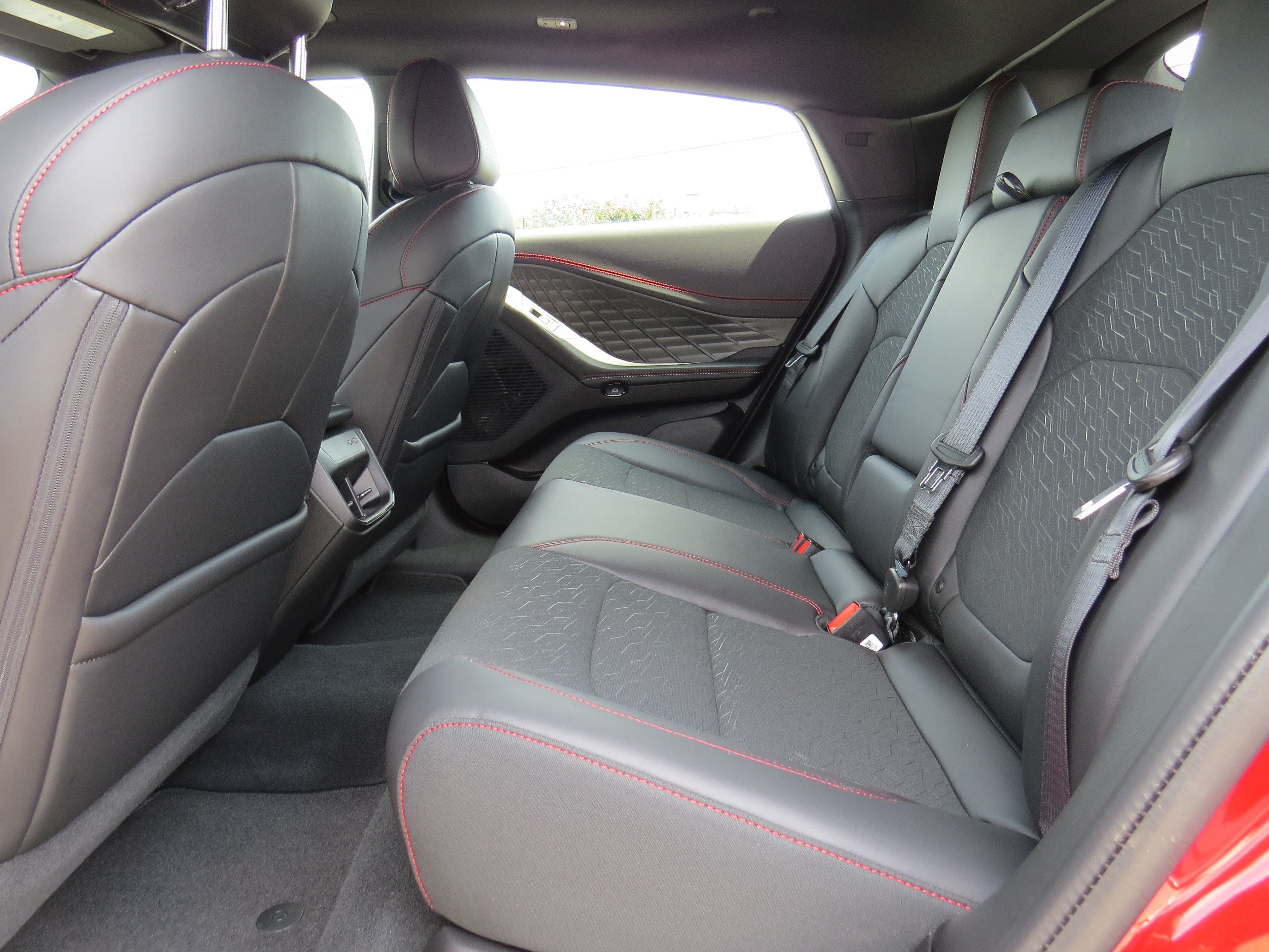 New 2027 Dodge Charger R/T w/ Driver Convenience Group AWD/4WD image 11
