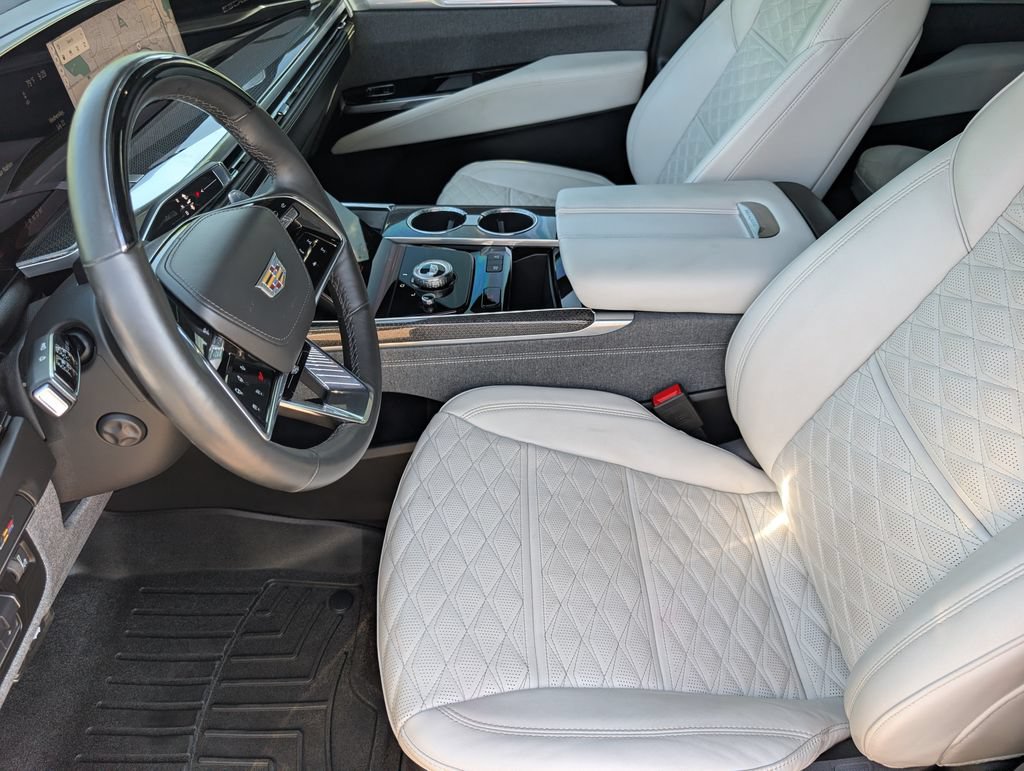 Certified 2025 Cadillac Escalade V AWD/4WD image 12