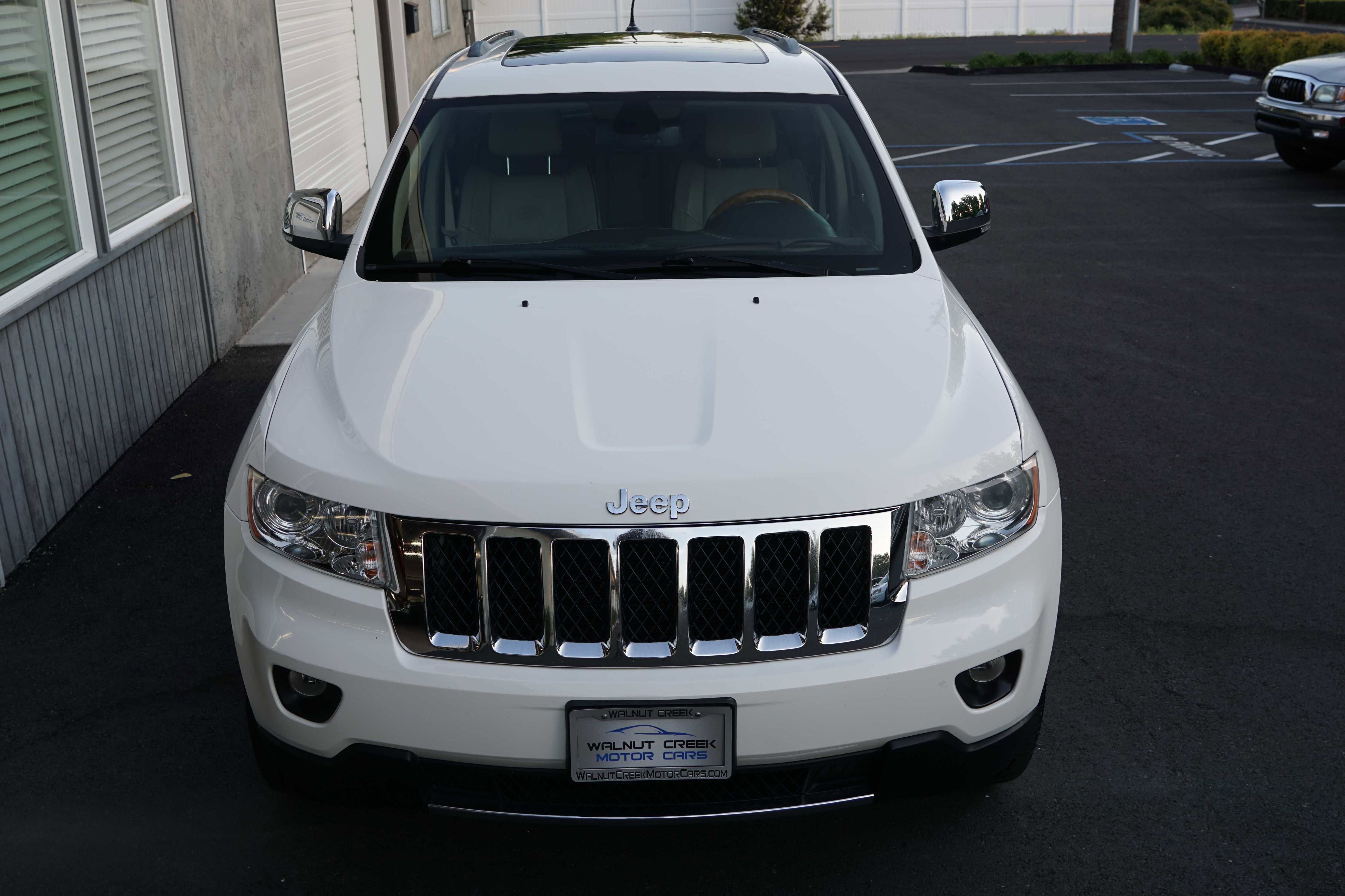 Used 2012 Jeep Grand Cherokee Overland image 5