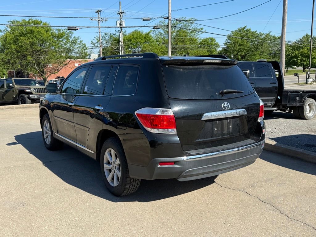 Used 2012 Toyota Highlander SE w/ Tow Pkg FWD image 8