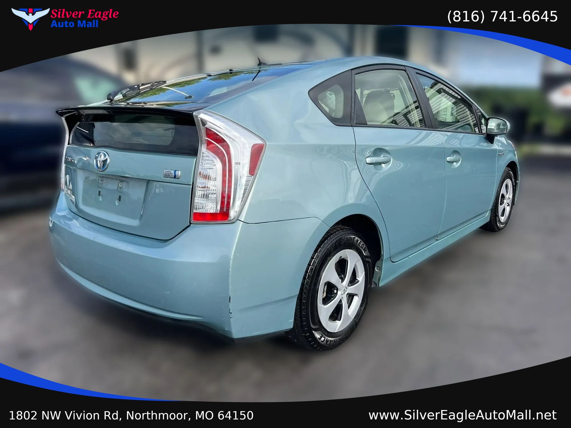 Used 2014 Toyota Prius Two FWD image 3