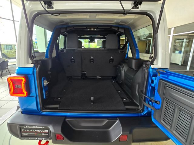 New 2026 Jeep Wrangler Unlimited Rubicon w/ Whitecap Package AWD/4WD image 29