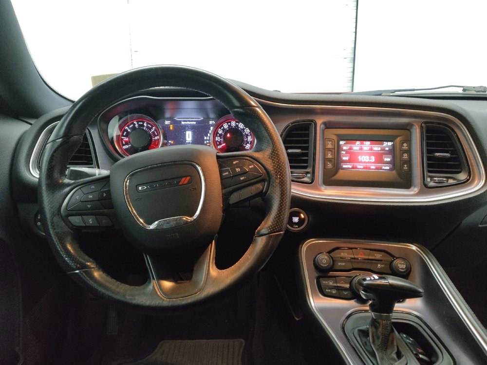 Used 2017 Dodge Challenger SXT image 22
