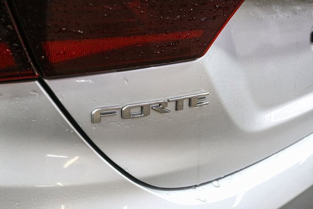 Used 2020 Kia Forte LXS image 9