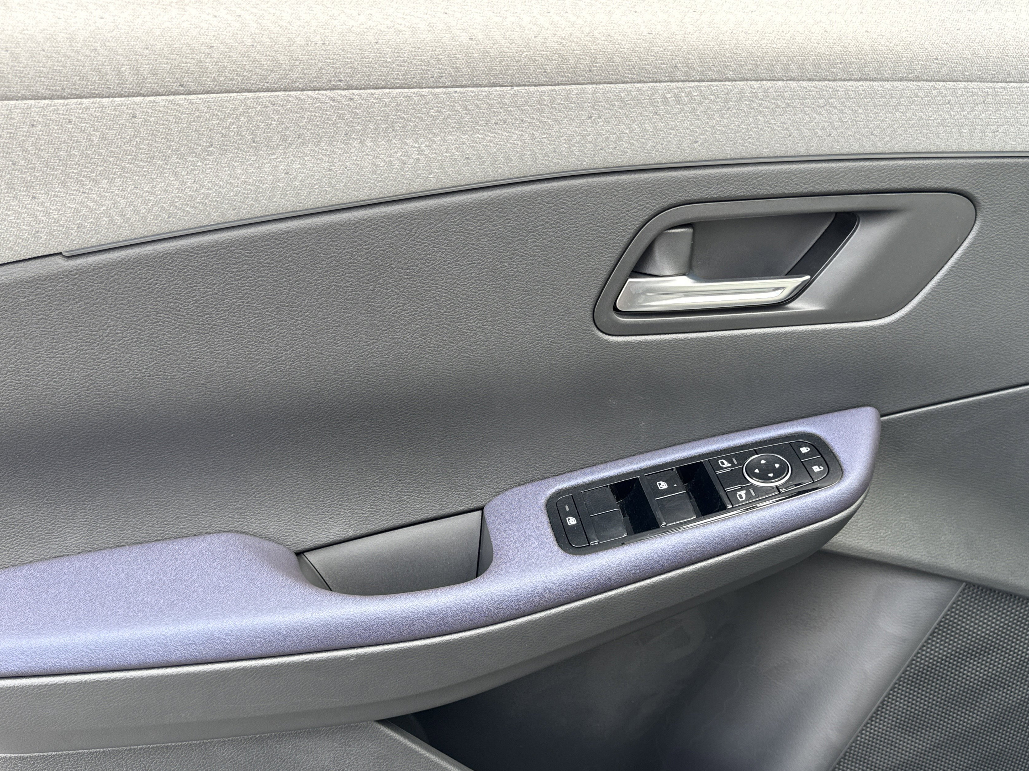 New 2026 Nissan Leaf SV+ FWD image 9