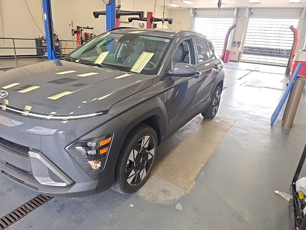 Used 2024 Hyundai Kona SEL w/ Convenience Package AWD/4WD image 3