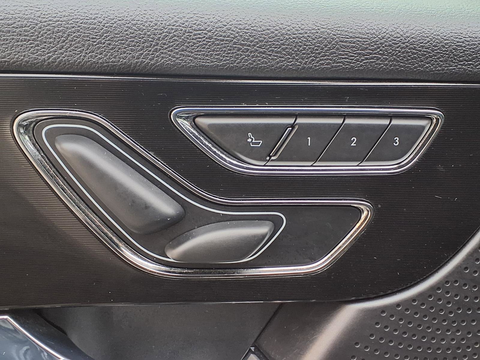 Certified 2023 Lincoln Corsair AWD image 17