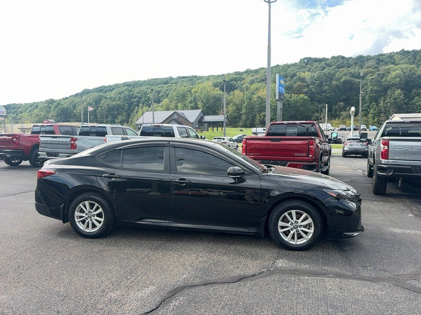 Used 2025 Toyota Camry LE w/ Convenience Package AWD/4WD image 4