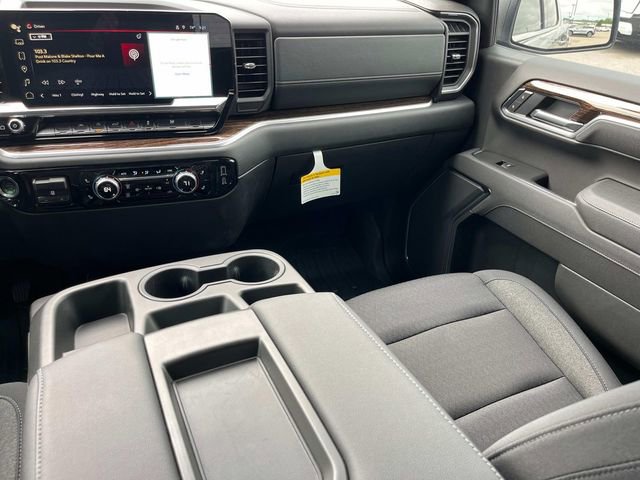 New 2025 GMC Sierra 1500 SLE image 17