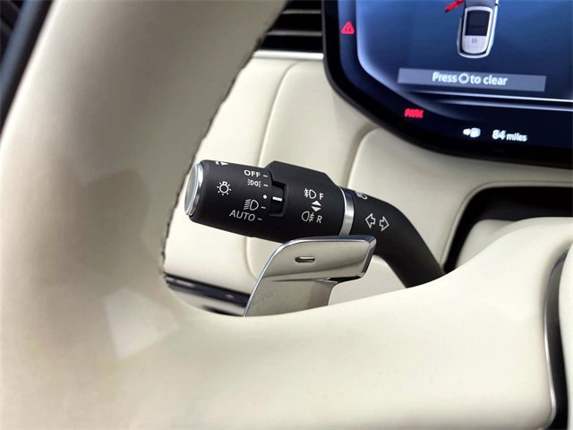 Used 2025 Land Rover Range Rover Long Wheelbase SE image 11
