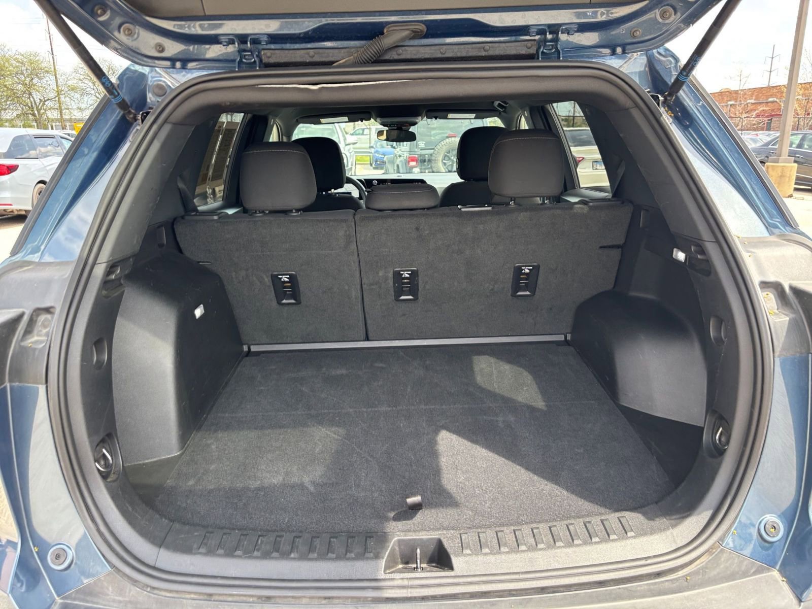Used 2025 Chevrolet Equinox LT FWD image 32