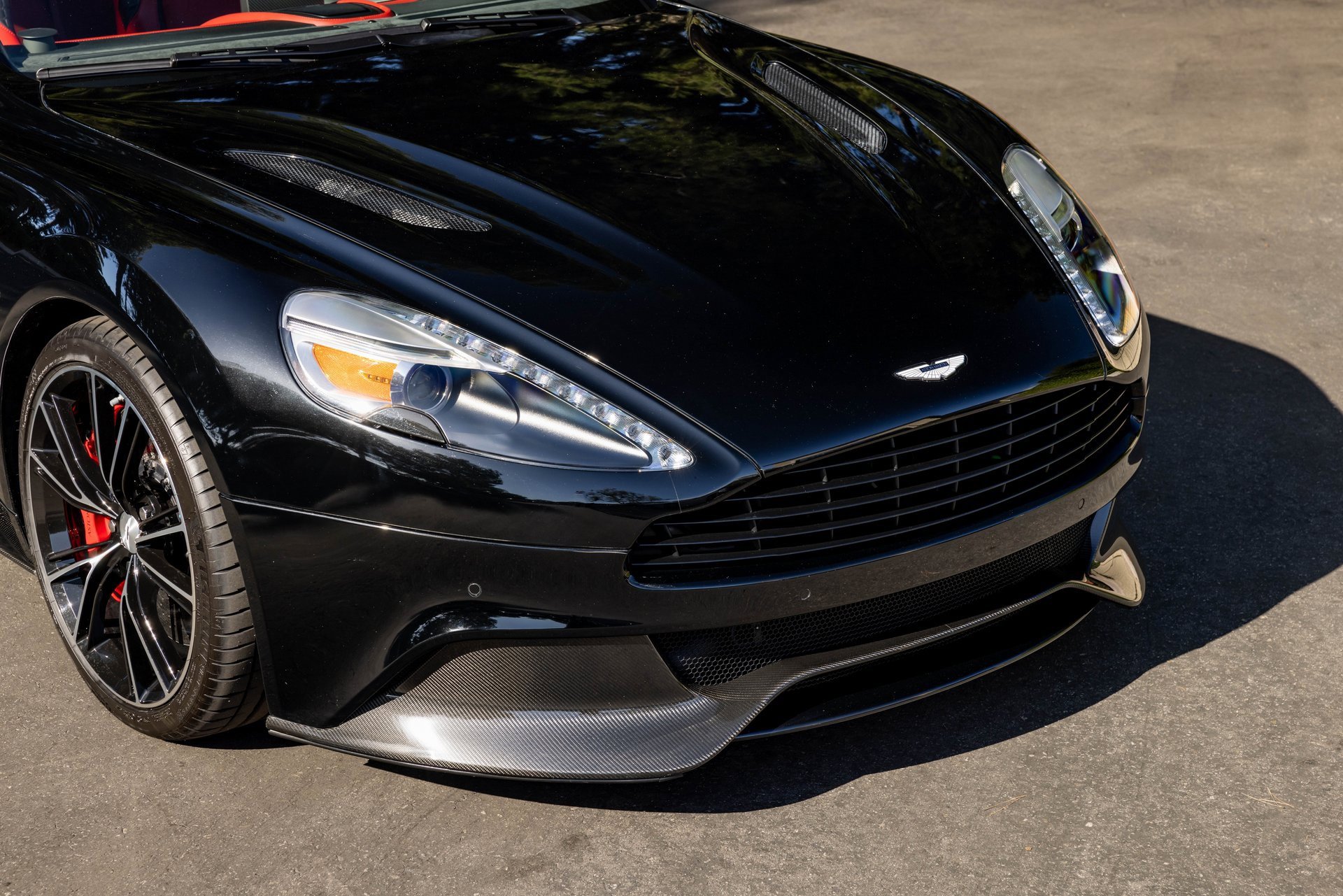 Used 2014 Aston Martin Vanquish Coupe image 9