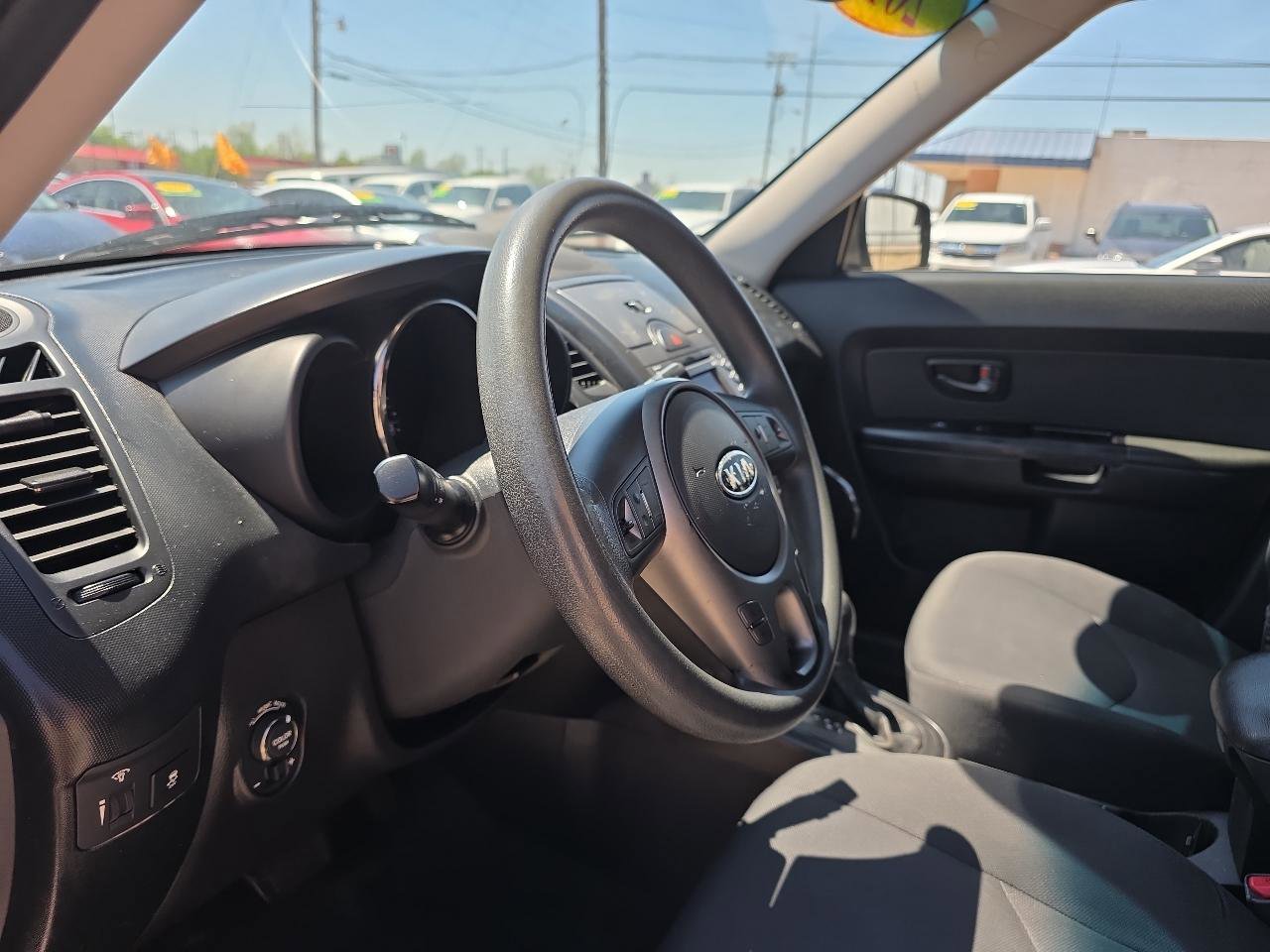 Used 2011 Kia Soul + w/ Audio Pkg image 12