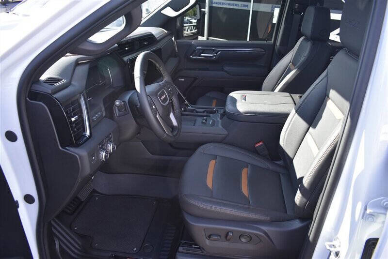 Used 2025 GMC Sierra 3500 AT4 w/ AT4 Premium Plus Package image 14