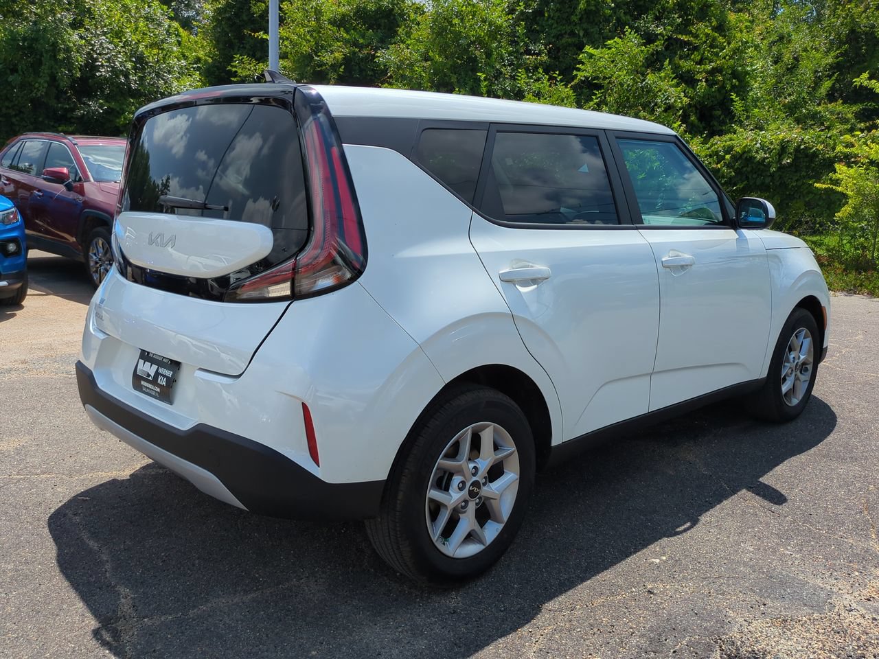 Certified 2025 Kia Soul LX w/ LX Technology Package FWD image 5