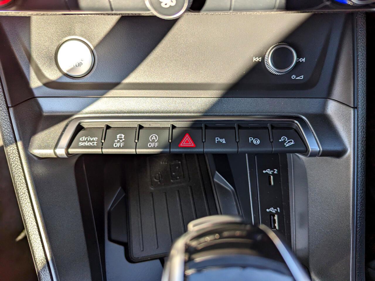 Used 2020 Audi Q3 2.0T Prestige image 25