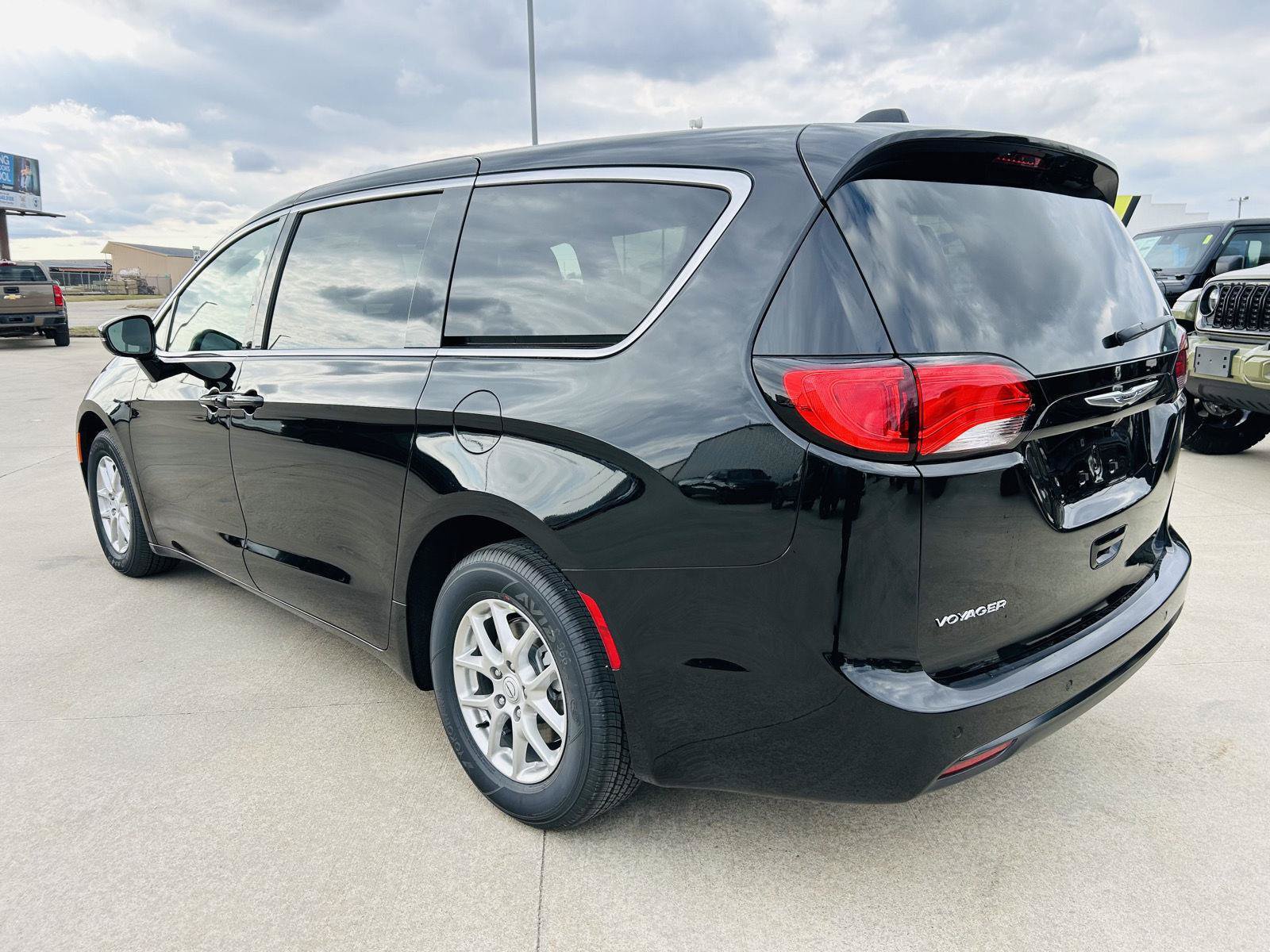 New 2026 Chrysler Voyager LX FWD image 37