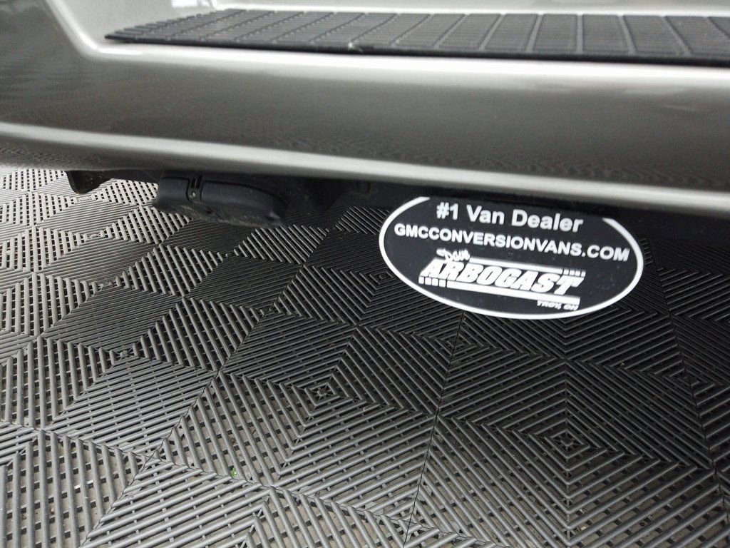 Used 2020 Chevrolet Express 2500 Extended w/ Enhanced Convenience Package image 5