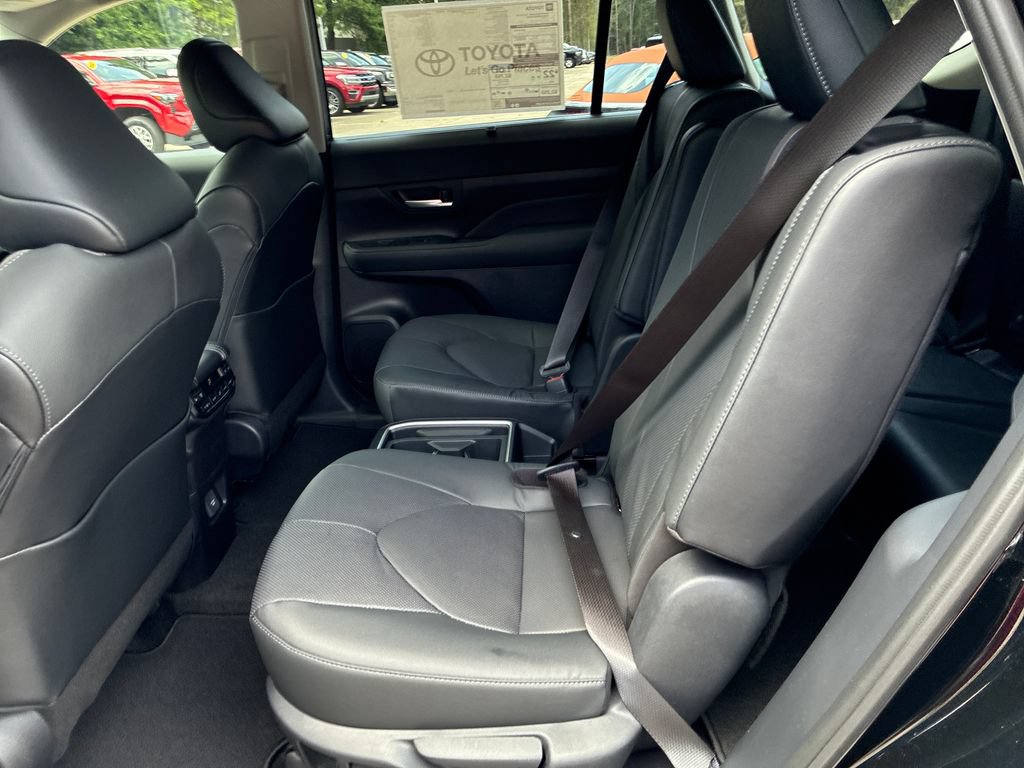 New 2026 Toyota Grand Highlander AWD image 16