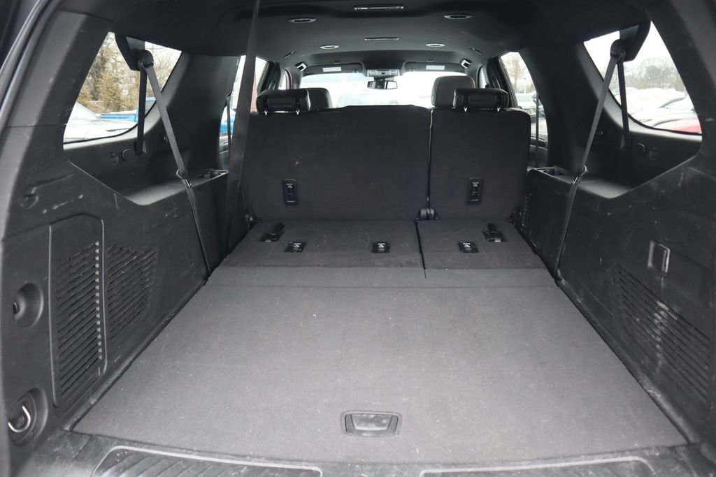 Used 2024 GMC Yukon XL SLT image 32