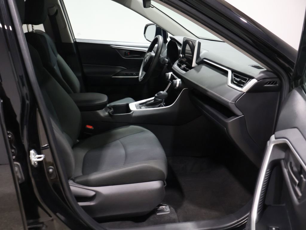 Used 2024 Toyota RAV4 LE image 22
