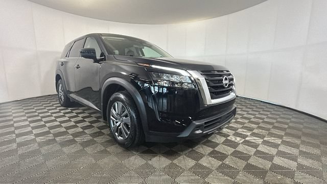Used 2025 Nissan Pathfinder S AWD/4WD image 2