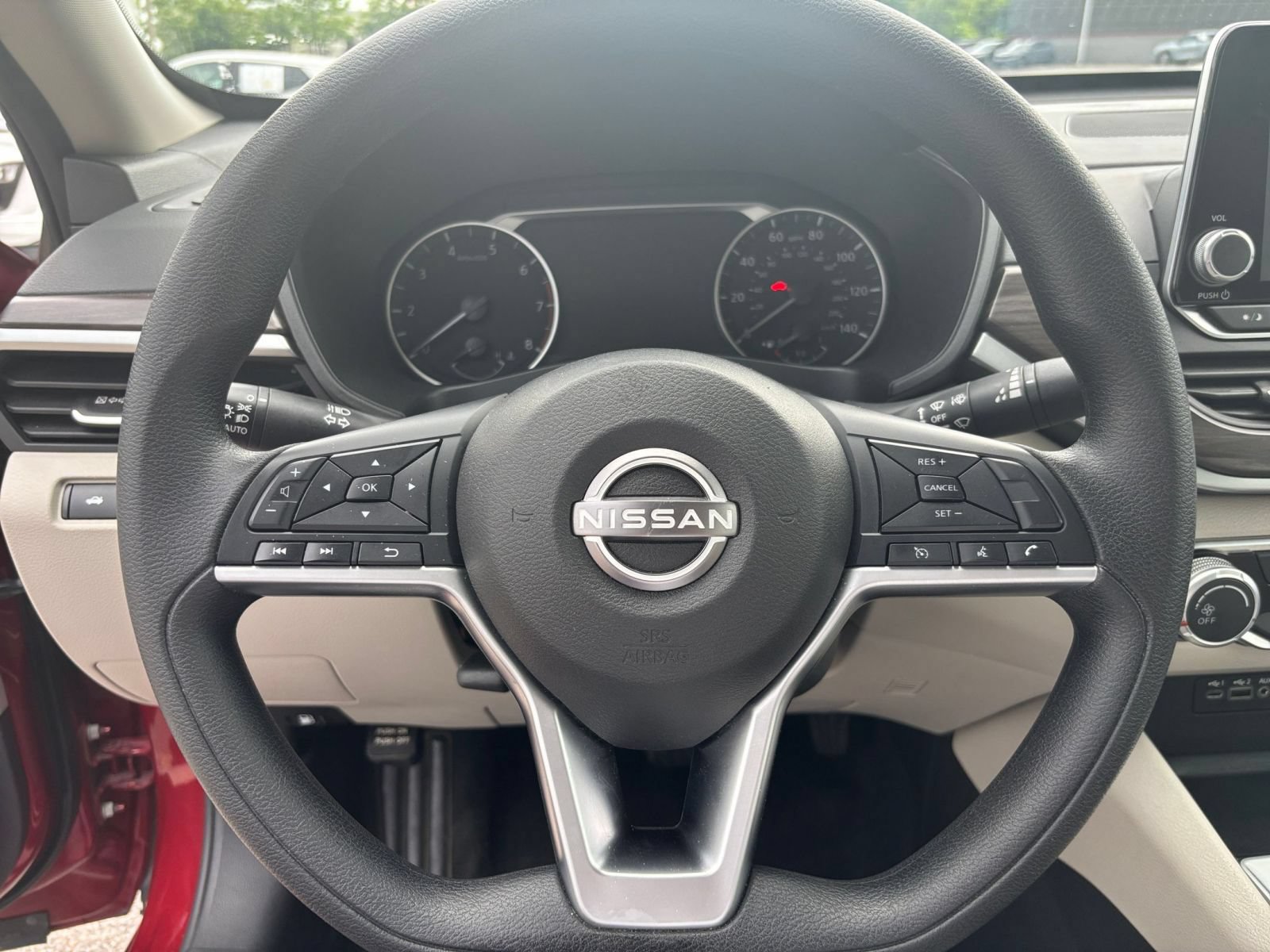 Used 2025 Nissan Altima 2.5 SV FWD image 22