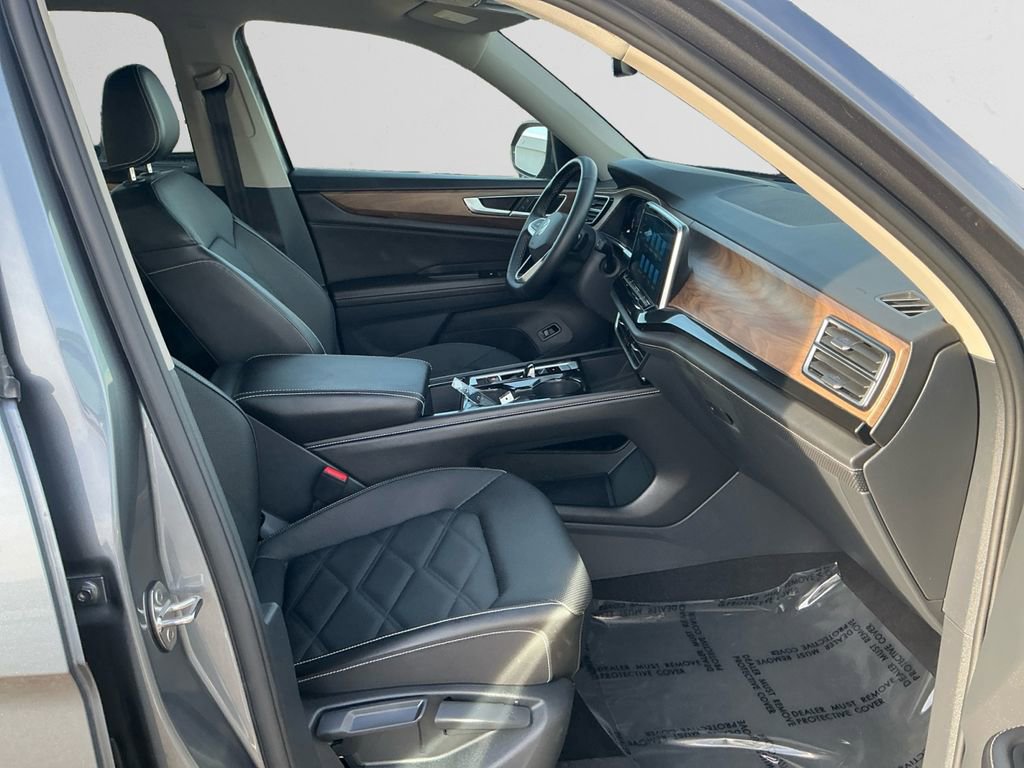 Used 2025 Volkswagen Atlas SE image 15