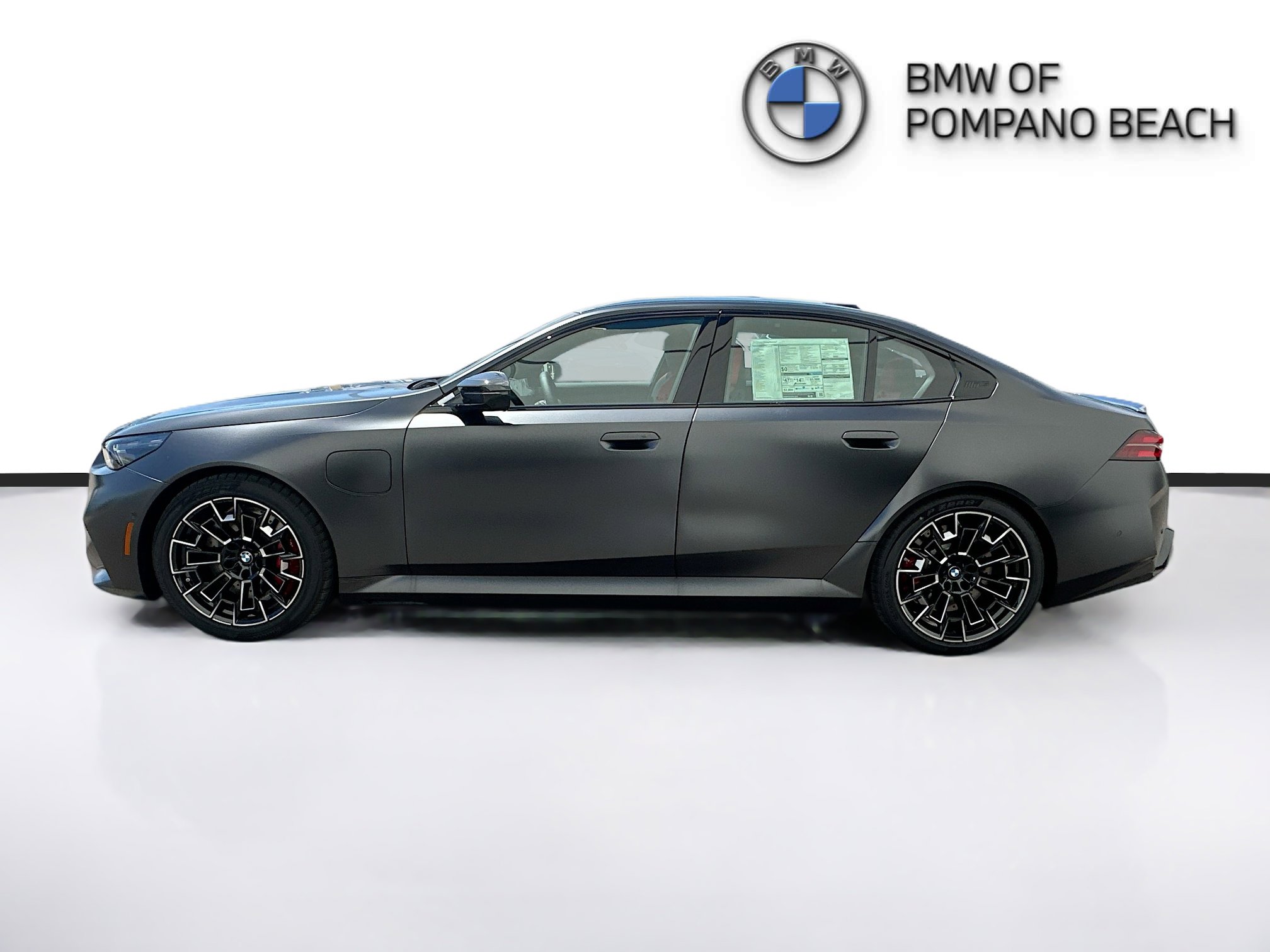 New 2026 BMW M5 w/ Carbon Package image 4