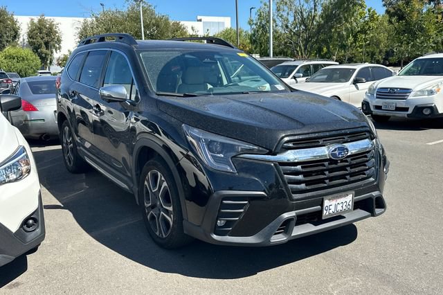 Used 2023 Subaru Ascent Limited w/ Technology Package AWD/4WD image 2