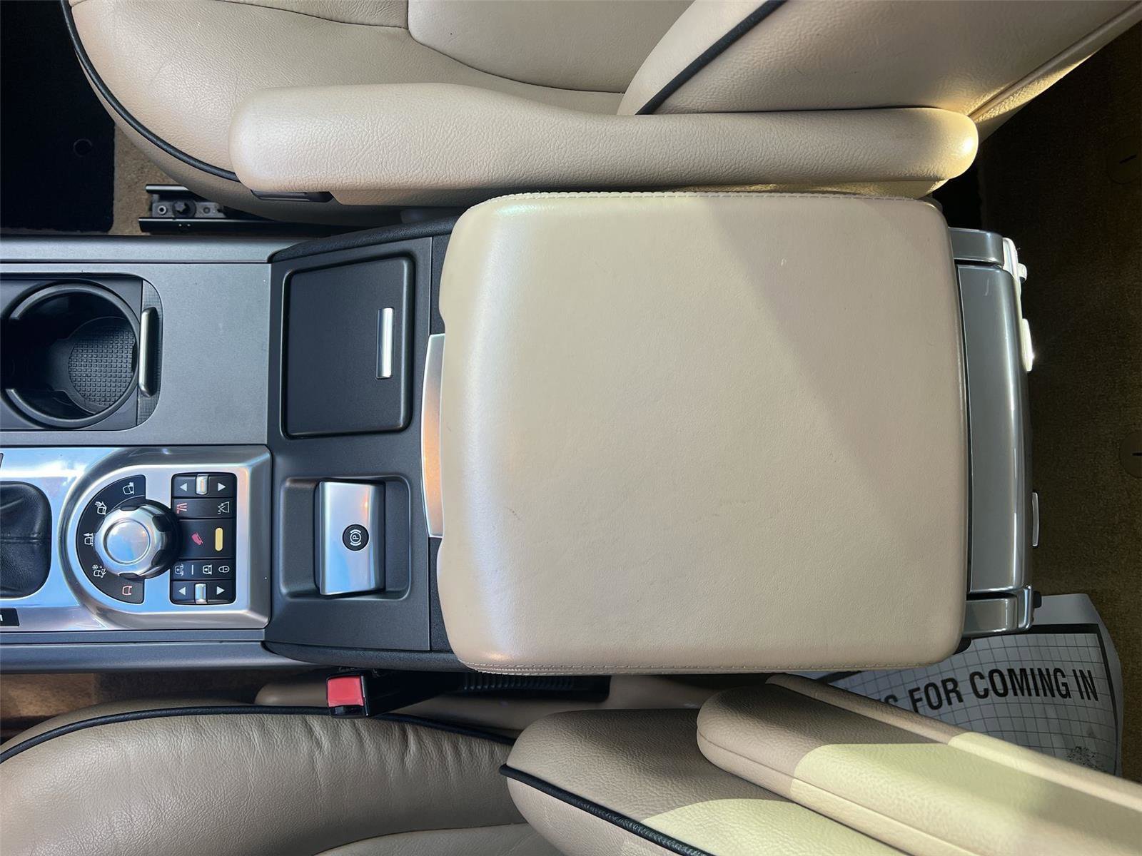 Used 2012 Land Rover Range Rover HSE image 21