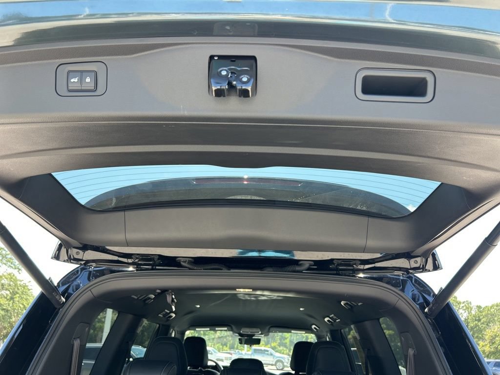 Certified 2025 Nissan Armada PRO-4X AWD/4WD image 34