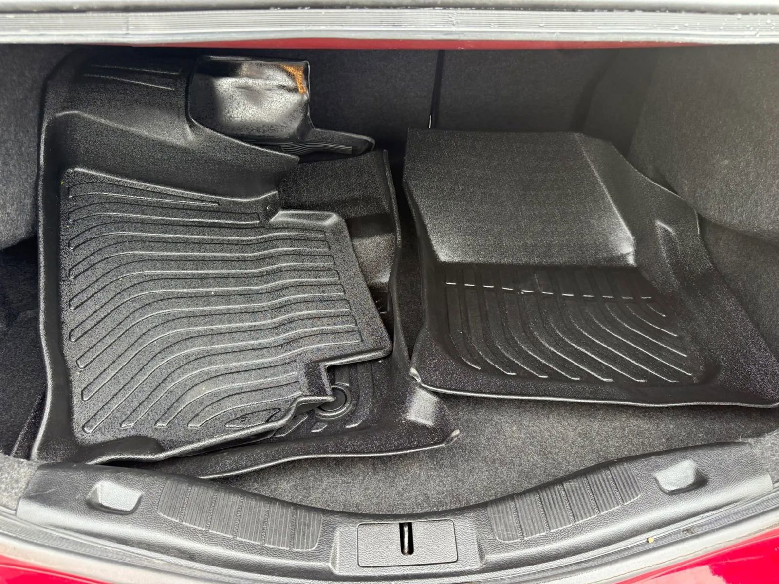 Used 2018 Ford Fusion SE w/ Equipment Group 201A image 14