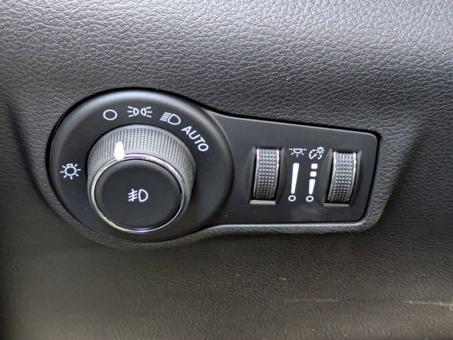 New 2026 Jeep Compass Latitude AWD/4WD image 24