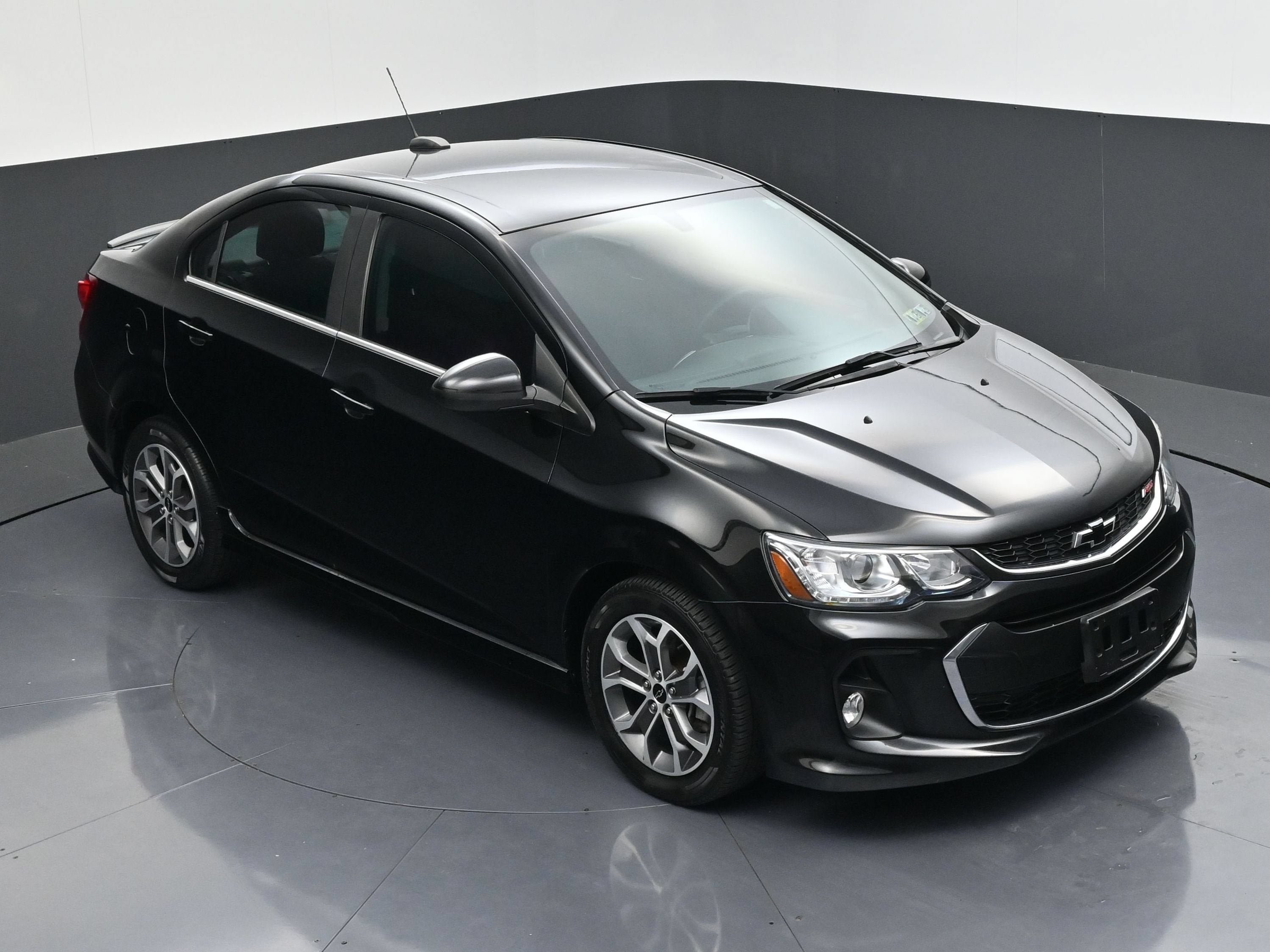 Used 2020 Chevrolet Sonic LT FWD image 44