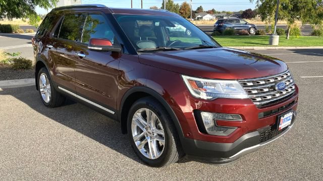 Used 2016 Ford Explorer Limited w/ Equipment Group 301A AWD/4WD image 3